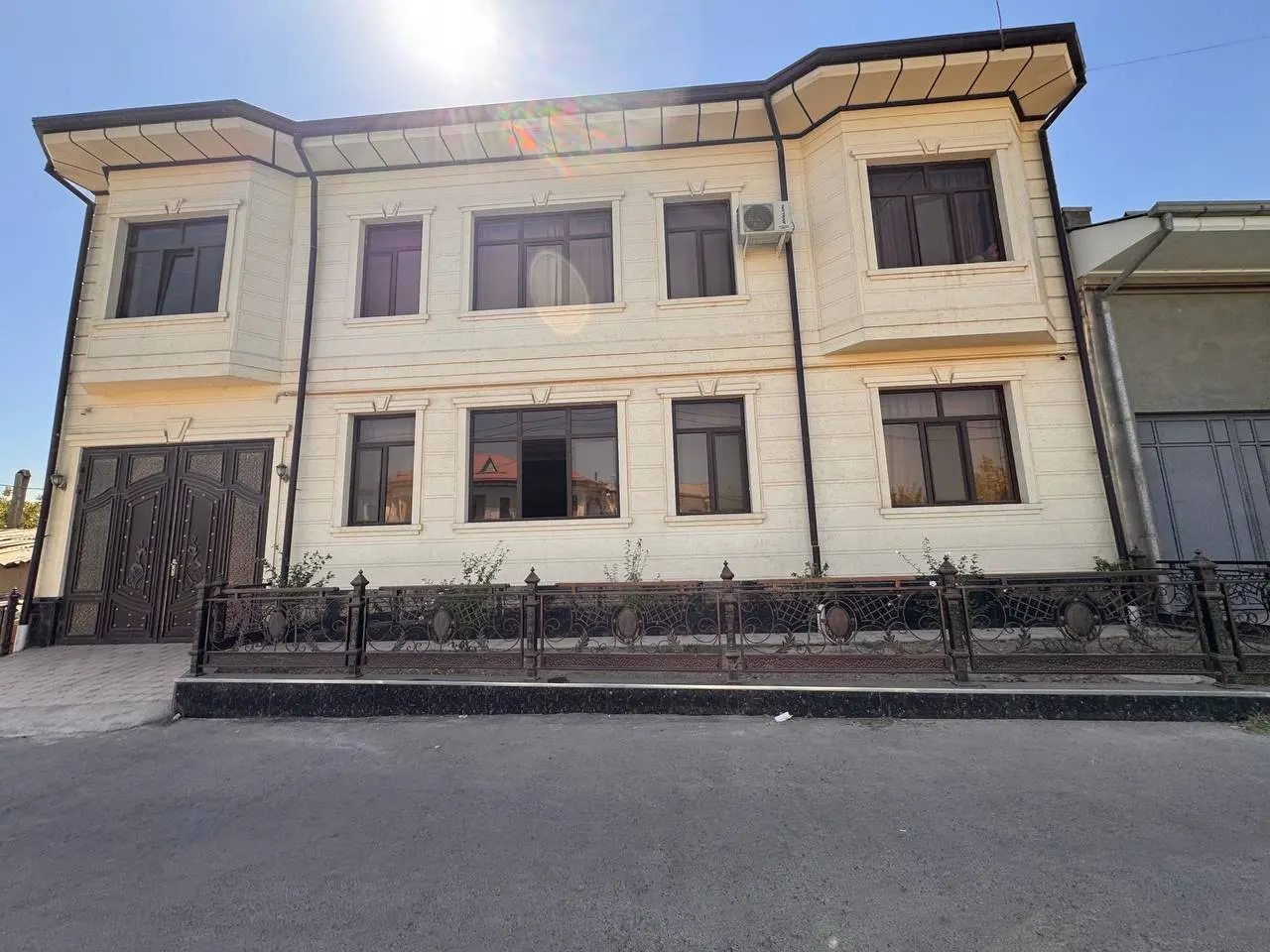 Sotiladi 2 xonali hovli uy, 5,8 sotix, 2 qavatli — Yashnobod tumani