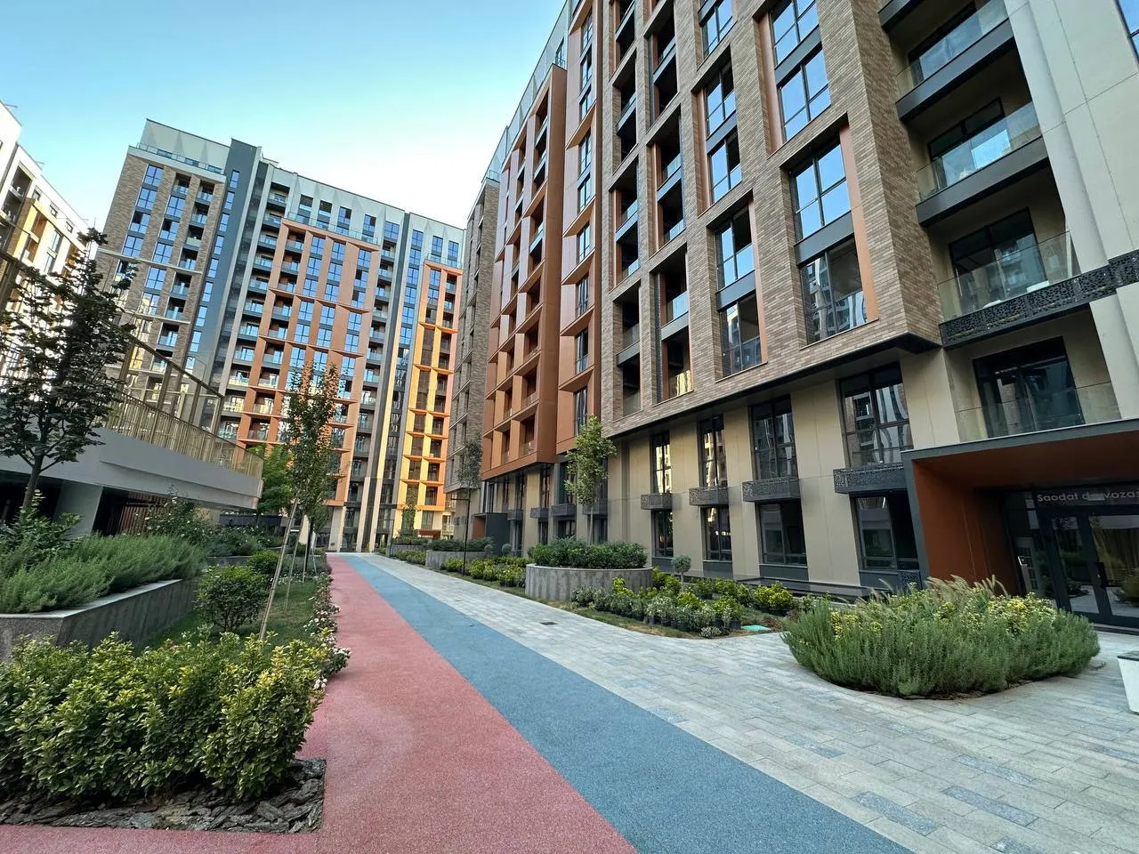 Sotiladi 3 xonali kvartira, 95 m², 13/15 qavat — Mirzo Ulugʻbek tumani