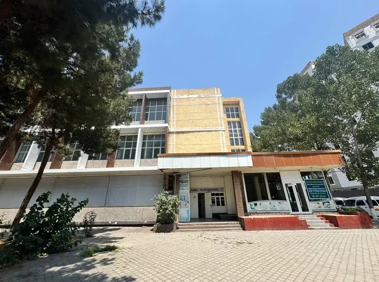 Продаётся коммерческое помещение, 5241 м², 3/3 этаж — Андижан