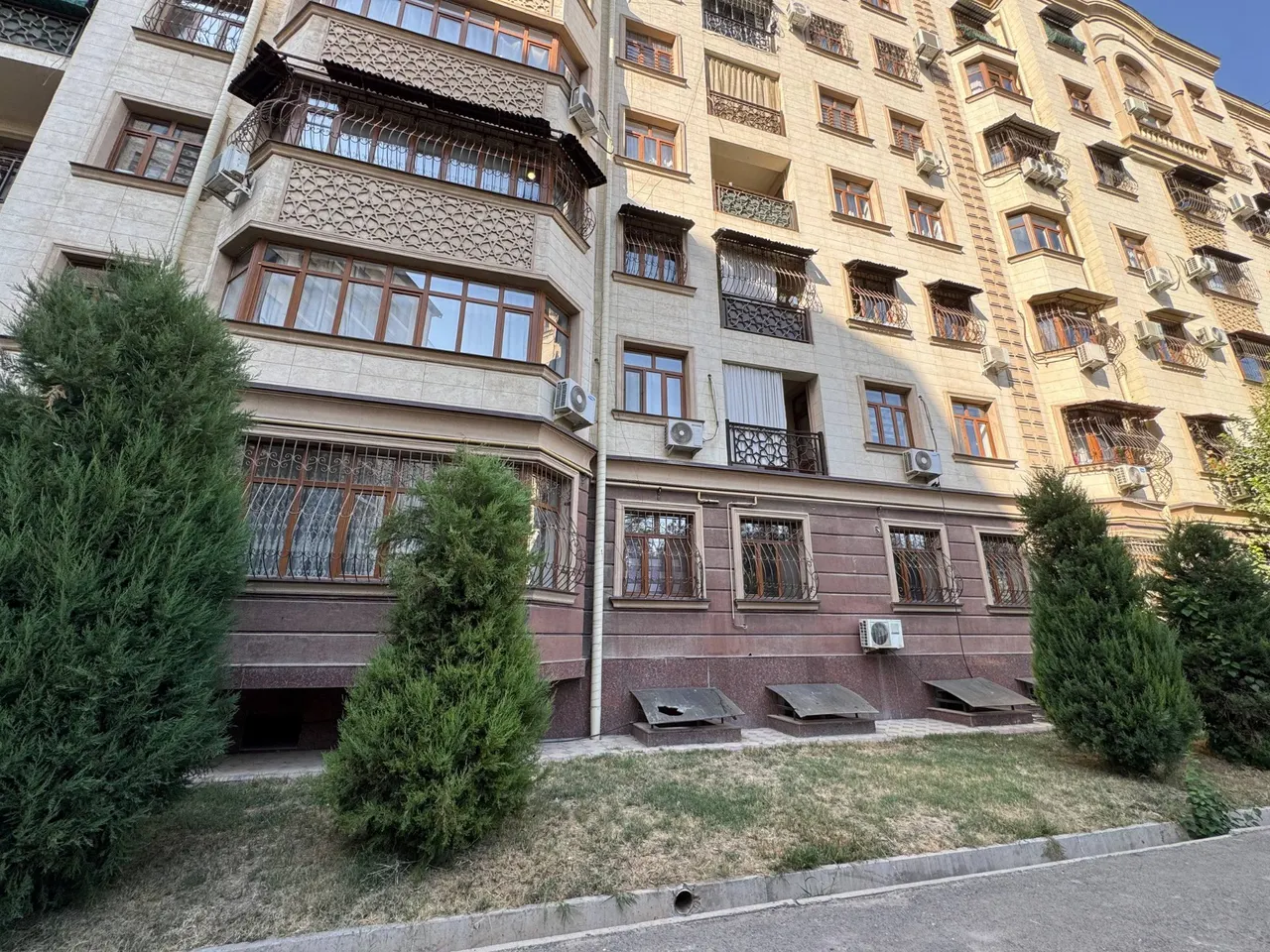 Сотилади 7 хонали квартира, 200 м², 1/7 қават — Олмазор тумани