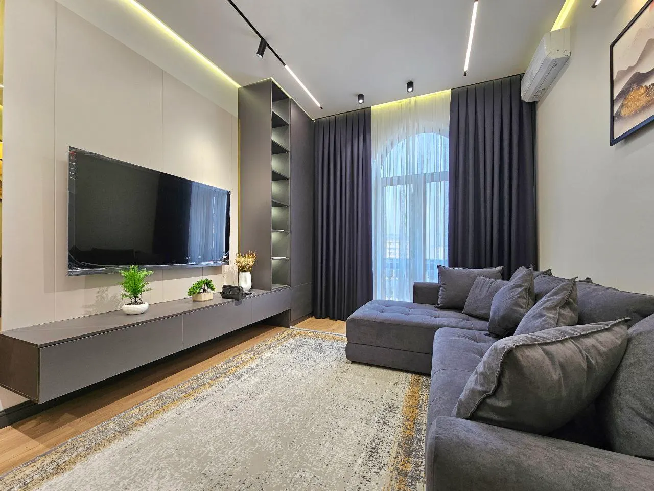Сдаётся 4-комнатная квартира, 130 м², 5/8 этаж — Мирабадский район