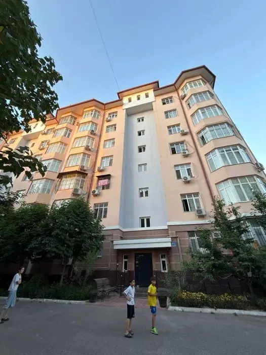 Сотилади 3 хонали квартира, 100 м², 3/7 қават — Миробод тумани