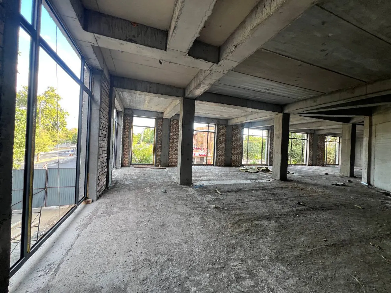 Продаётся коммерческое помещение, 900 м², 1/9 этаж — Юнусабадский район