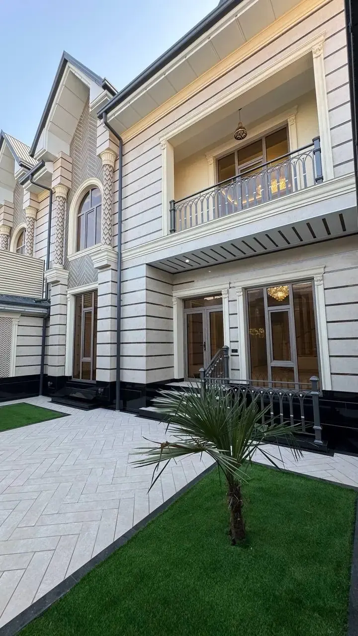 Sotiladi hovli uy, 2,8 sotix, 3 qavatli — Olmazor tumani