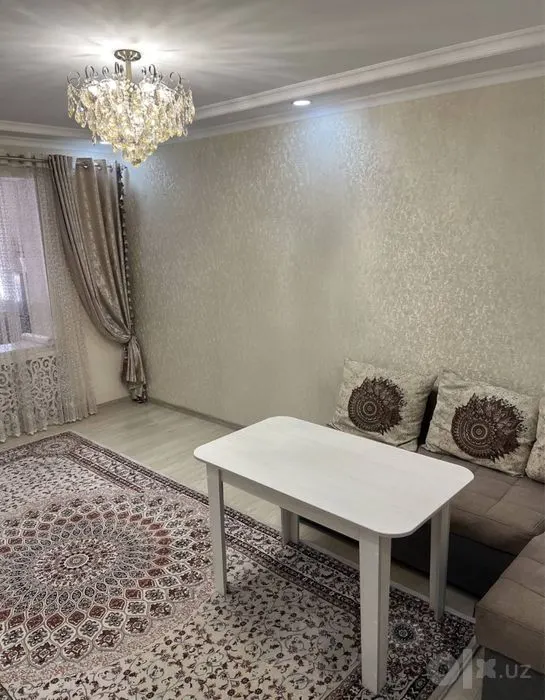 Сдаётся 2-комнатная квартира, 60 м², 1/4 этаж — Яккасарайский район