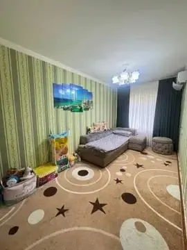 Продаётся 4-комнатная квартира, 84 м², 3/4 этаж — Шайхантахурский район