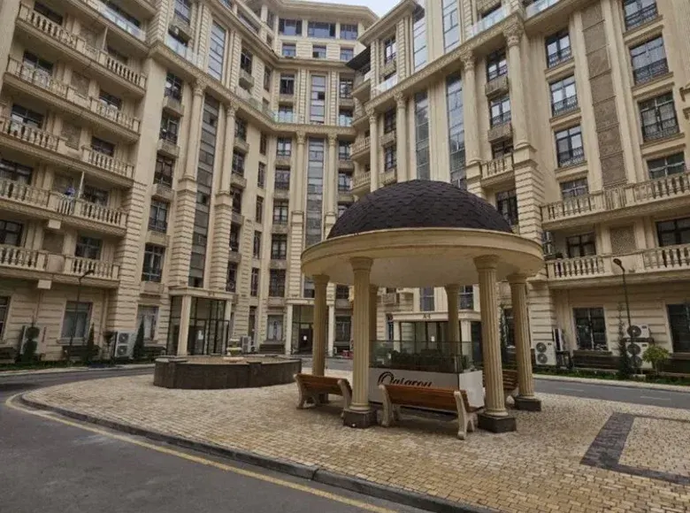 Sotiladi 8 xonali kvartira, 264 m², 1/8 qavat — Chilonzor tumani
