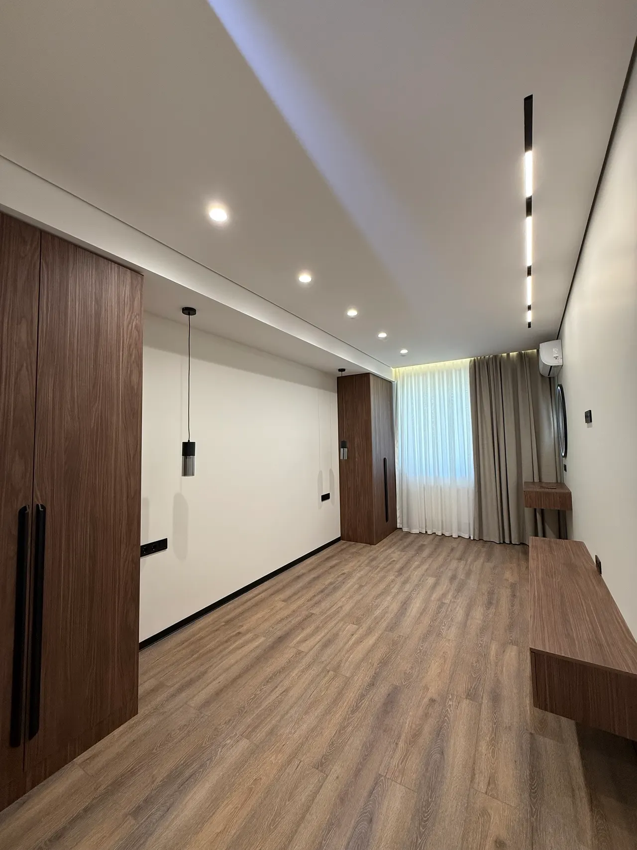 Sotiladi 4 xonali kvartira, 140 m², 3/8 qavat — Mirobod tumani