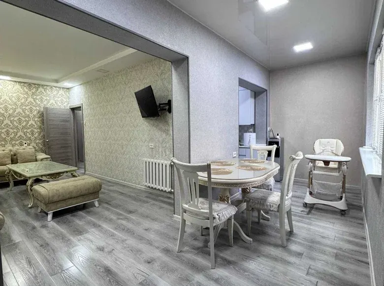 Сотилади 4 хонали квартира, 80 м², 1/5 қават — Мирзо Улуғбек тумани