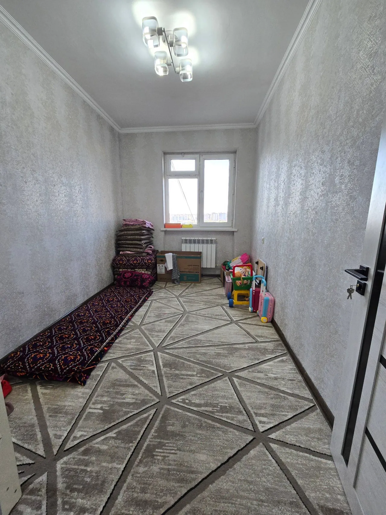 Sotiladi 3 xonali kvartira, 56 m², 7/7 qavat — Yangihayot tumani