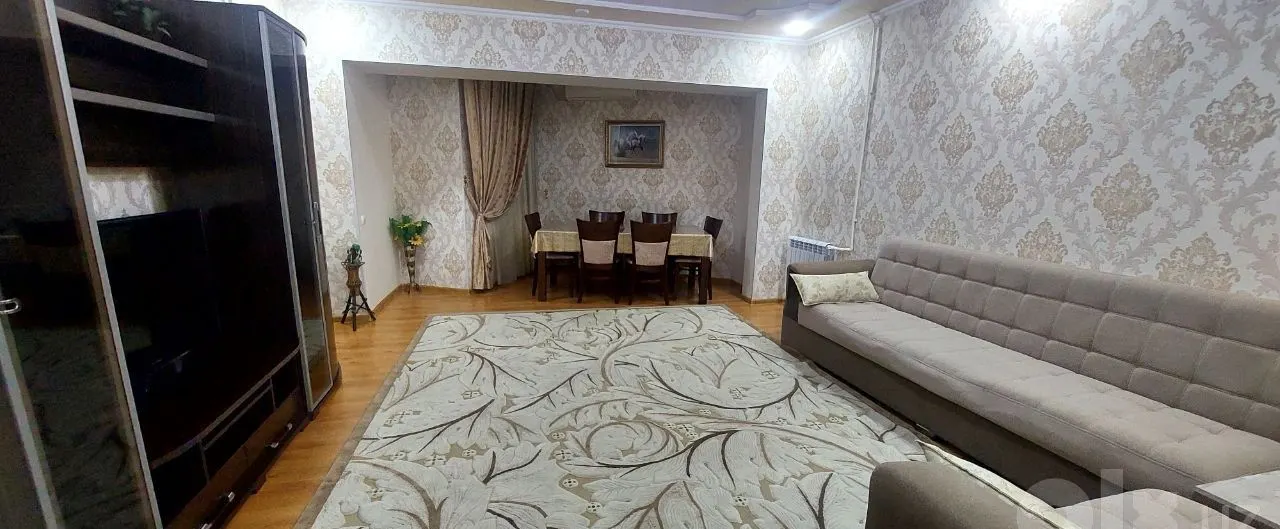 Сдаётся 3-комнатная квартира, 84 м², 1/9 этаж — Яккасарайский район