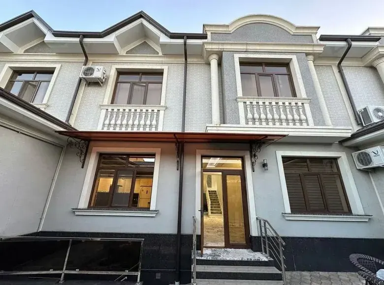 Продаётся 5-комнатный дом, 220 м² — Шайхантахурский район