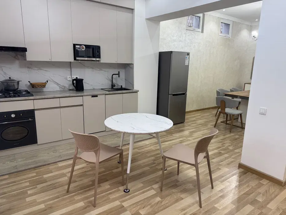 Сдаётся 5-комнатный дом, 145 м², 2 этажа — Мирзо-Улугбекский район