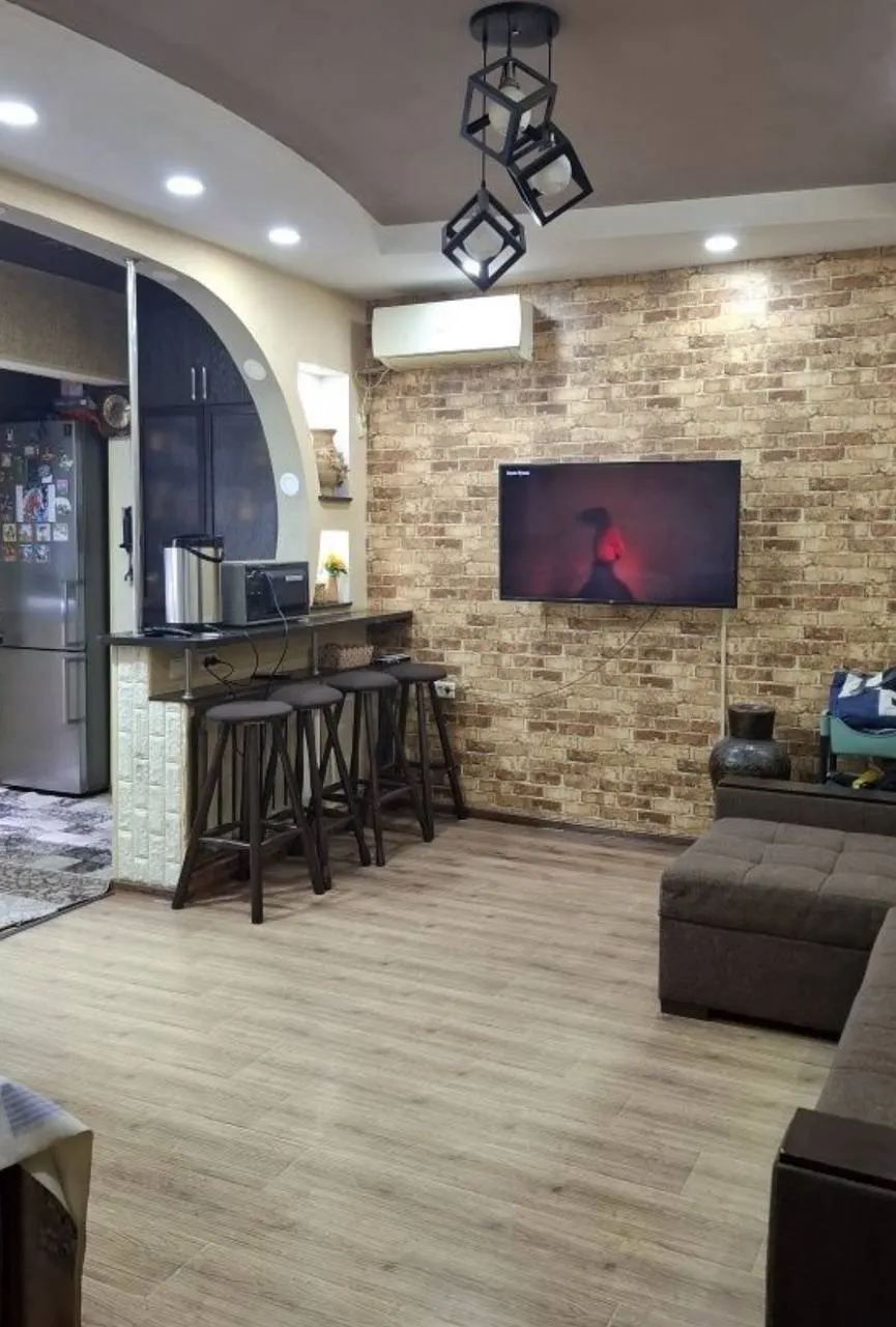 Sotiladi 2 xonali kvartira, 58 m², 1/9 qavat — Uchtepa tumani