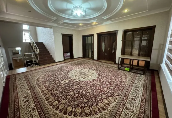 Сотилади 6 хонали ҳовли уй, 6 сотих, 600 м², 2/2 қават — Юнусобод тумани