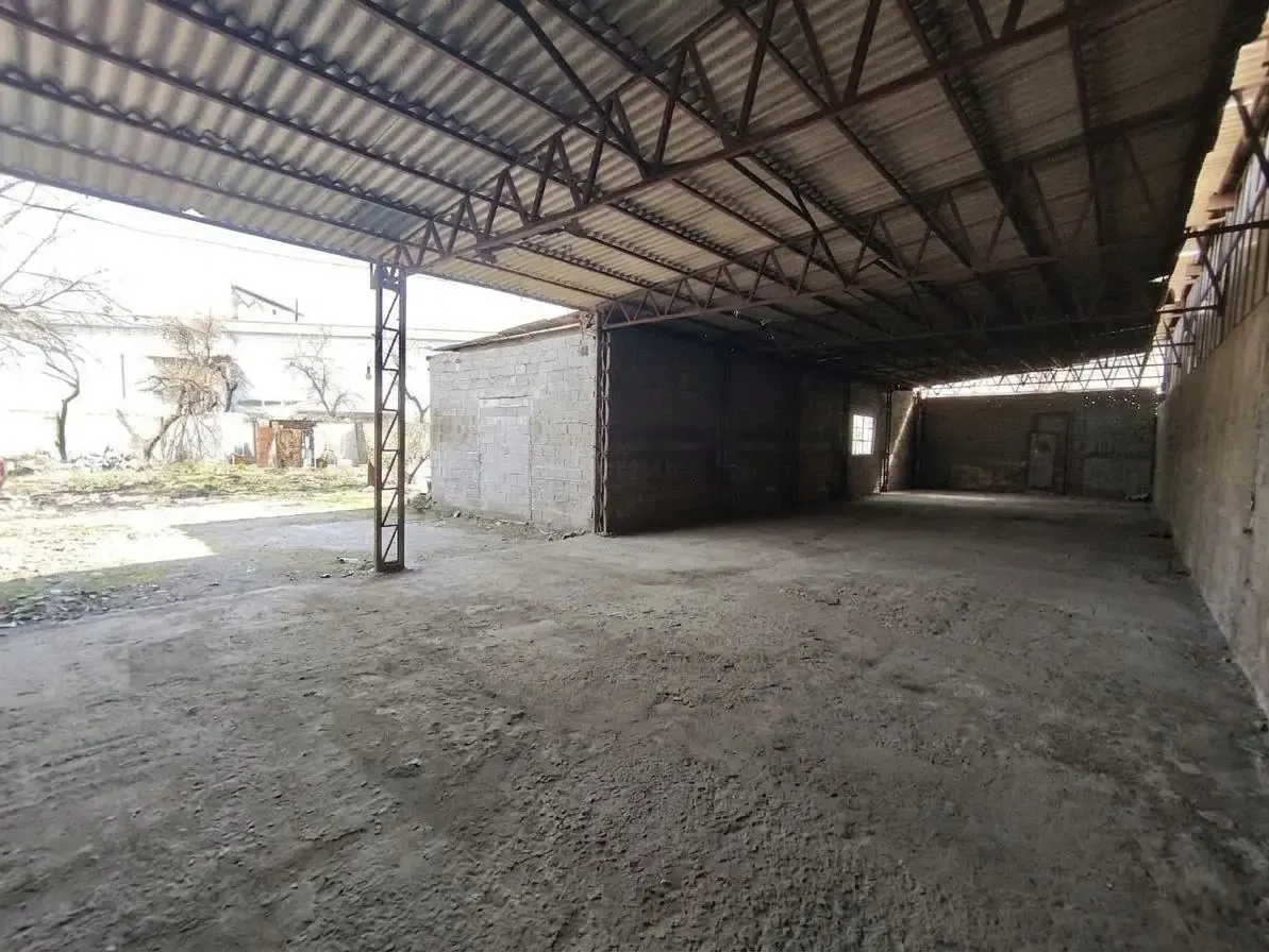 Ijaraga beriladi tijorat binosi, 800 m², 35 sotix — Mirzo Ulugʻbek tumani