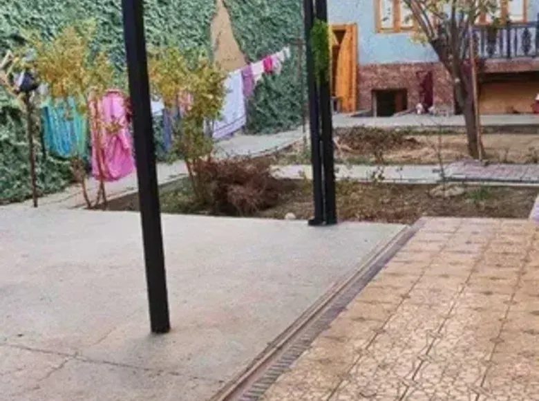Sotiladi 5 xonali hovli uy, 4.5 sotix — Samarqand shahri