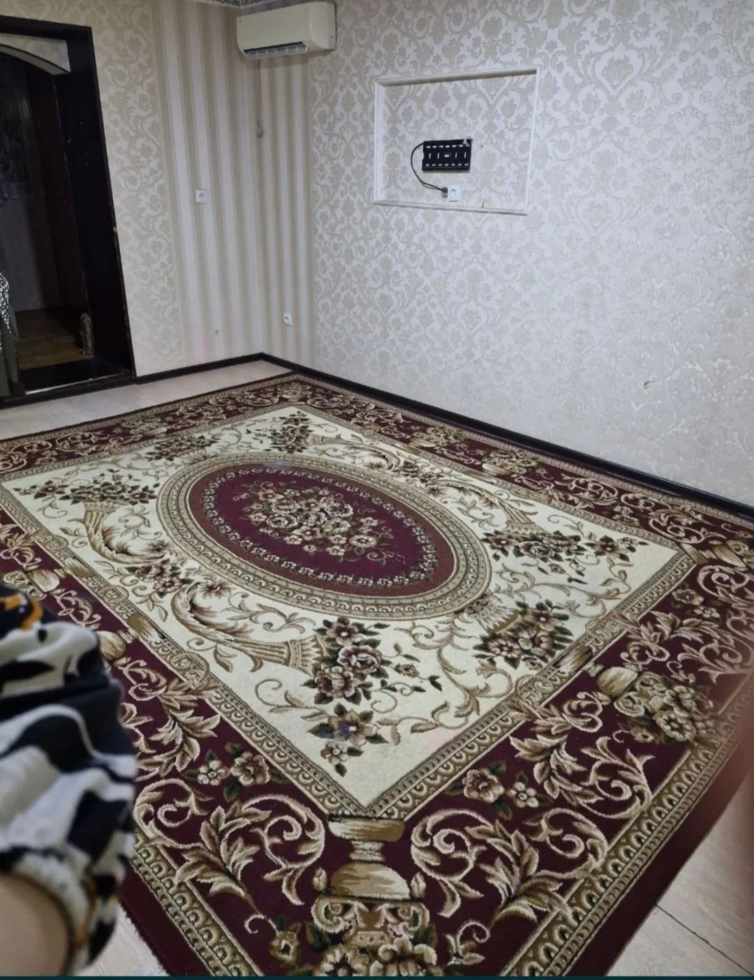Продаётся 1-комнатная квартира, 42 м², 1/4 этаж — Чиланзарский район