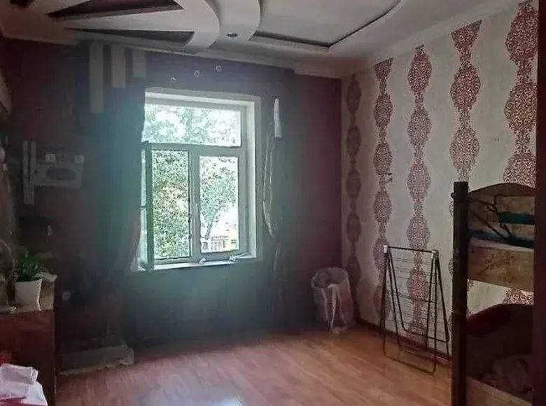 Sotiladi 2 xonali kvartira, 50 m², 3/3 qavat — Yakkasaroy tumani
