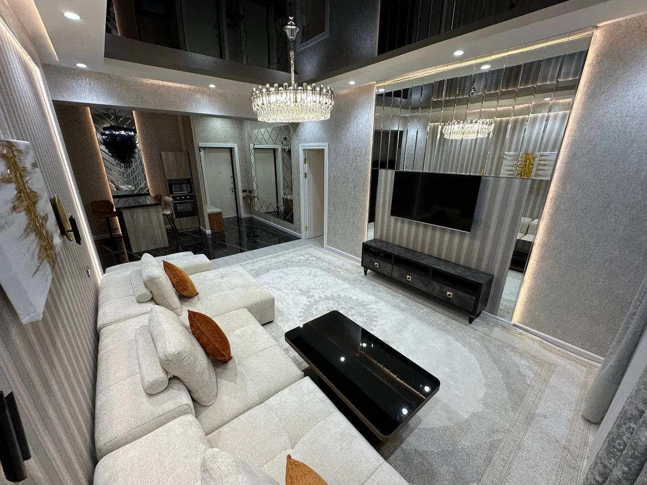 Сотилади 3 хонали квартира, 100 м², 8/10 қават — Мирзо Улуғбек тумани