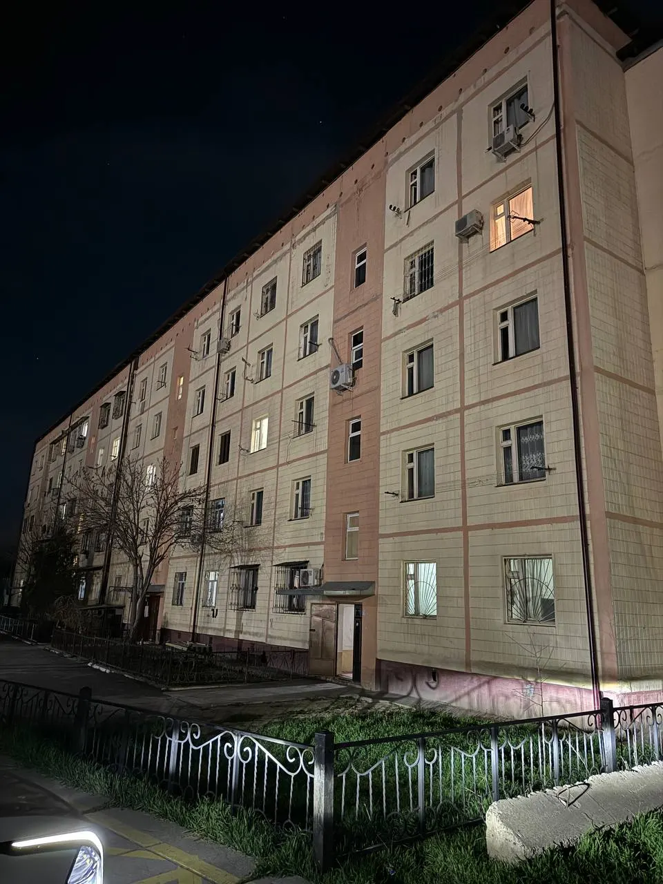 Sotiladi 2 xonali kvartira, 54 m², 1/4 qavat — Toshkent tumani