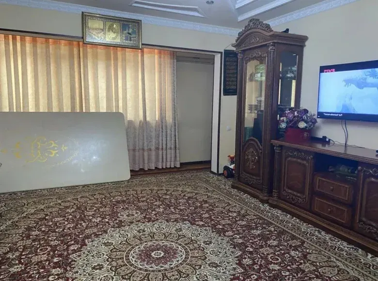 Продаётся 3-комнатная квартира, 75 м², 1/9 этаж — Яккасарайский район