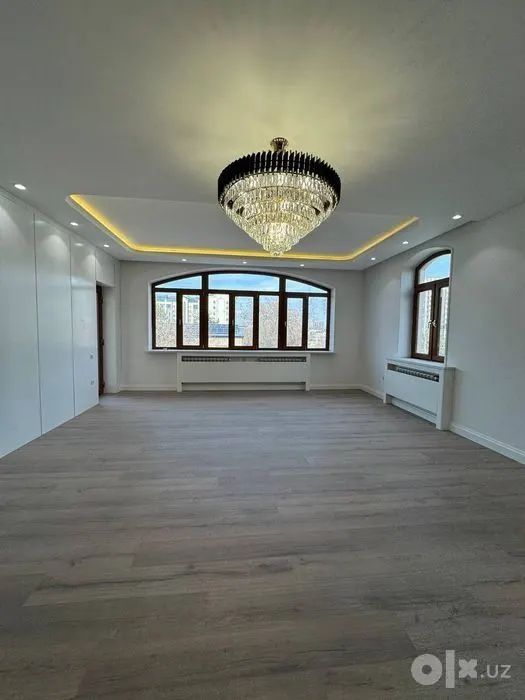Sotiladi 5 xonali kvartira, 212 m², 5/6 qavat — Yunusobod tumani