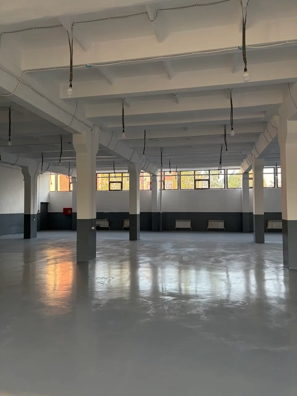 Сдаётся коммерческое помещение, 2500 м², 1/3 этаж — Учтепинский район
