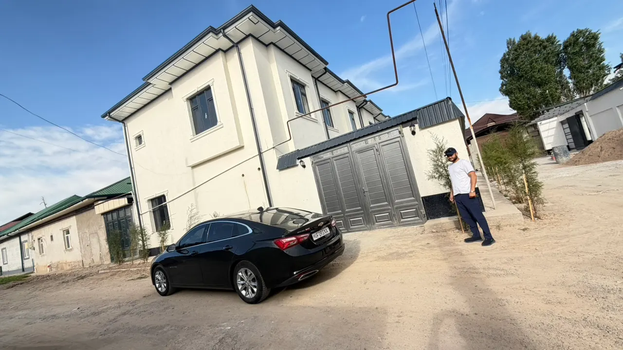 Sotiladi 6 xonali hovli uy, 231 m² — Chirchiq shahri