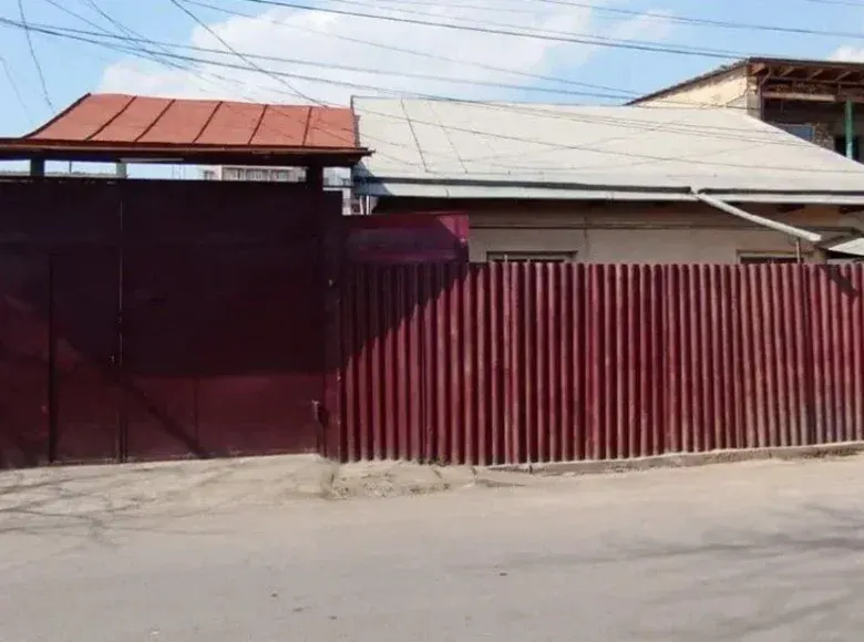 Sotiladi 4 xonali hovli uy, 150 m², 1 qavatli — Mirobod tumani