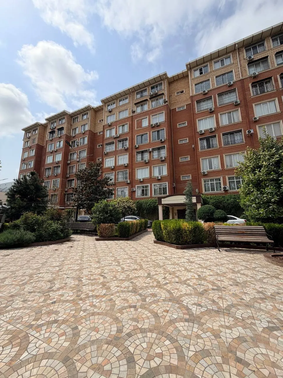 Продаётся 4-комнатная квартира, 136 м², 2/9 этаж — Мирабадский район