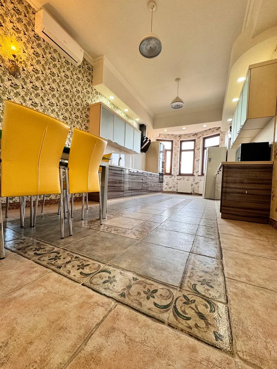 Сотилади 4 хонали квартира, 189 м², 5/8 қават — Миробод тумани