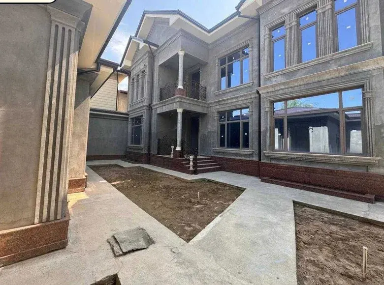Sotiladi 9 xonali hovli uy, 6.5 sotix, 1200 m² — Yunusobod tumani