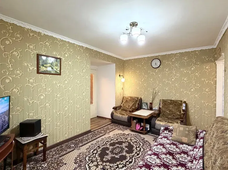 Продаётся 3-комнатная квартира, 56 м², 3/4 этаж — Яшнабадский район
