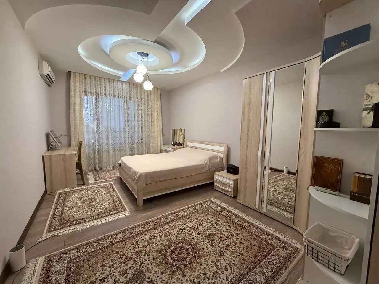 Сотилади 9 хонали квартира, 350 м², 4/5 қават — Яккасарой тумани