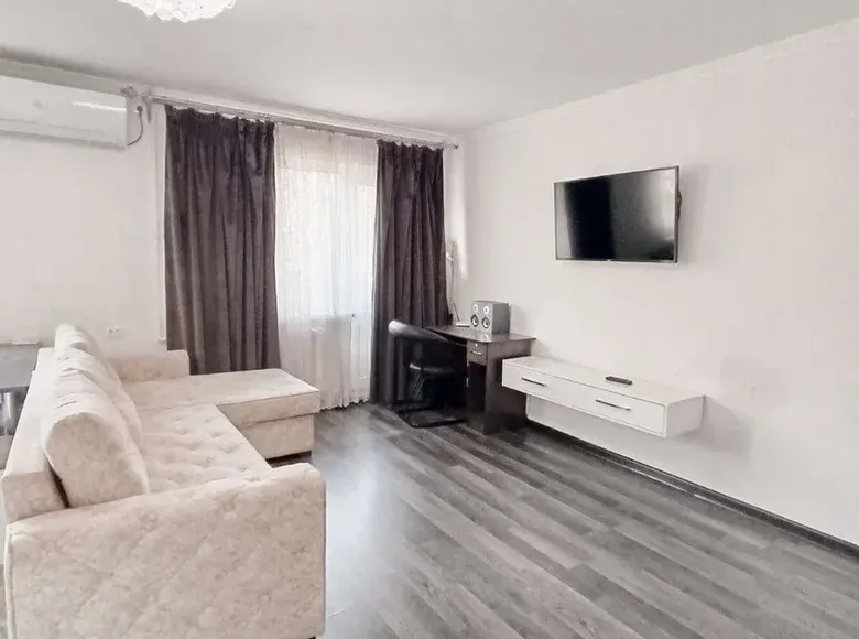 Сдаётся комната, 50 м², 3/5 этаж — Яккасарайский район
