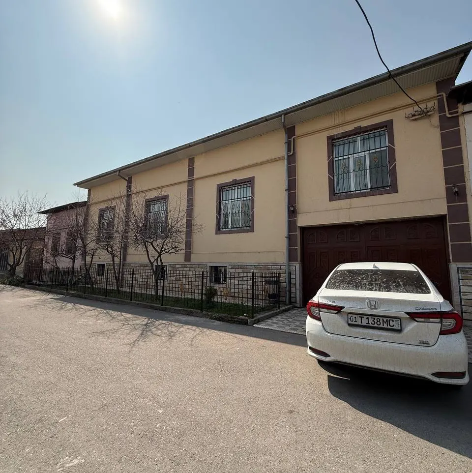 Sotiladi 6 xonali hovli uy, 2 sotix, 2 qavatli — Sergeli tumani