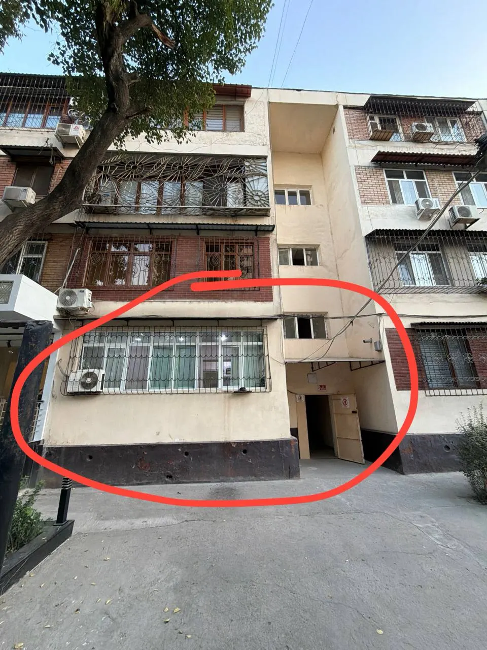 Продаётся 4-комнатная квартира, 82 м², 1/4 этаж — Юнусабадский район
