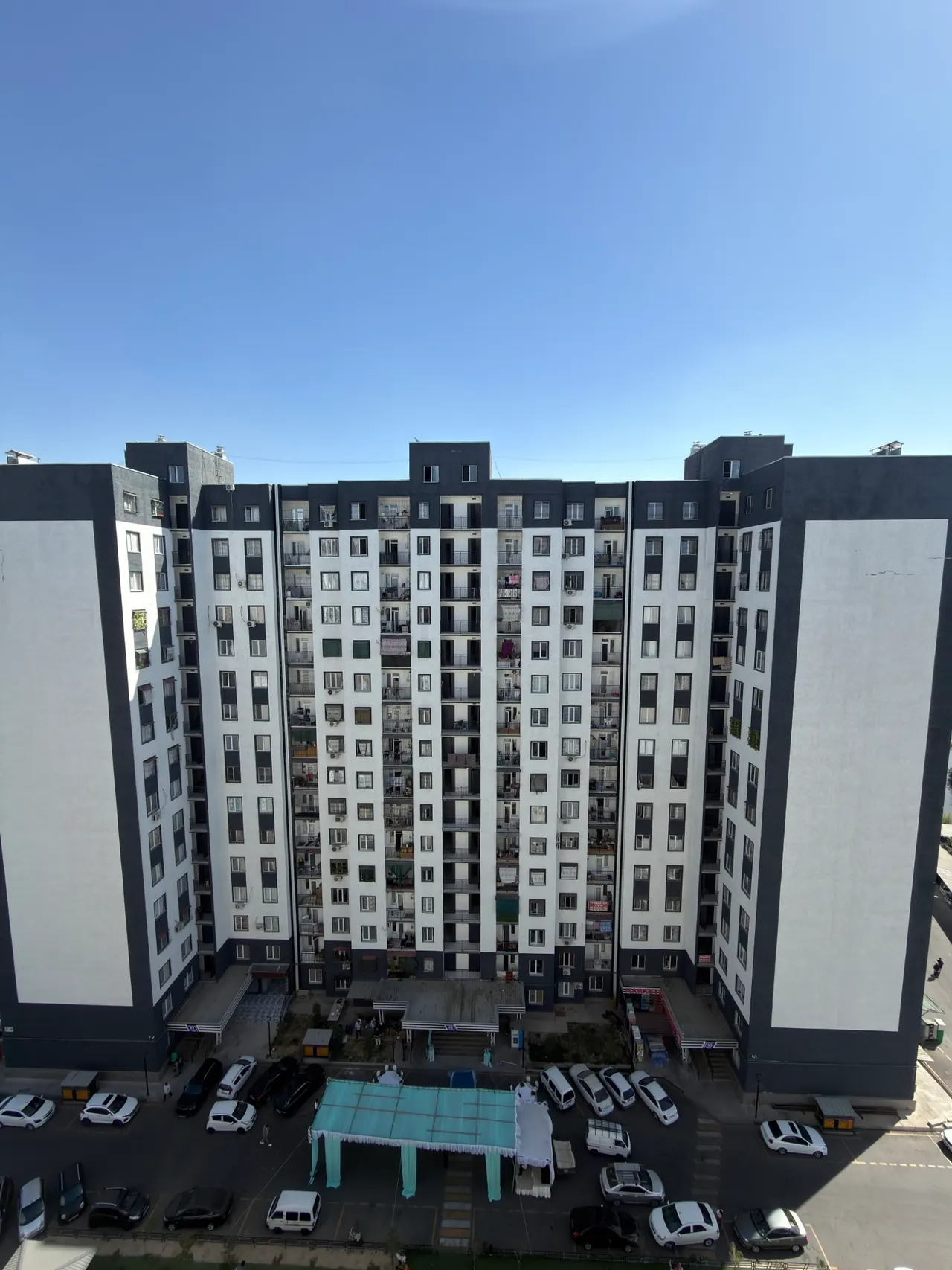 Sotiladi 2 xonali kvartira, 61 m², 14/16 qavat — Yangihayot tumani