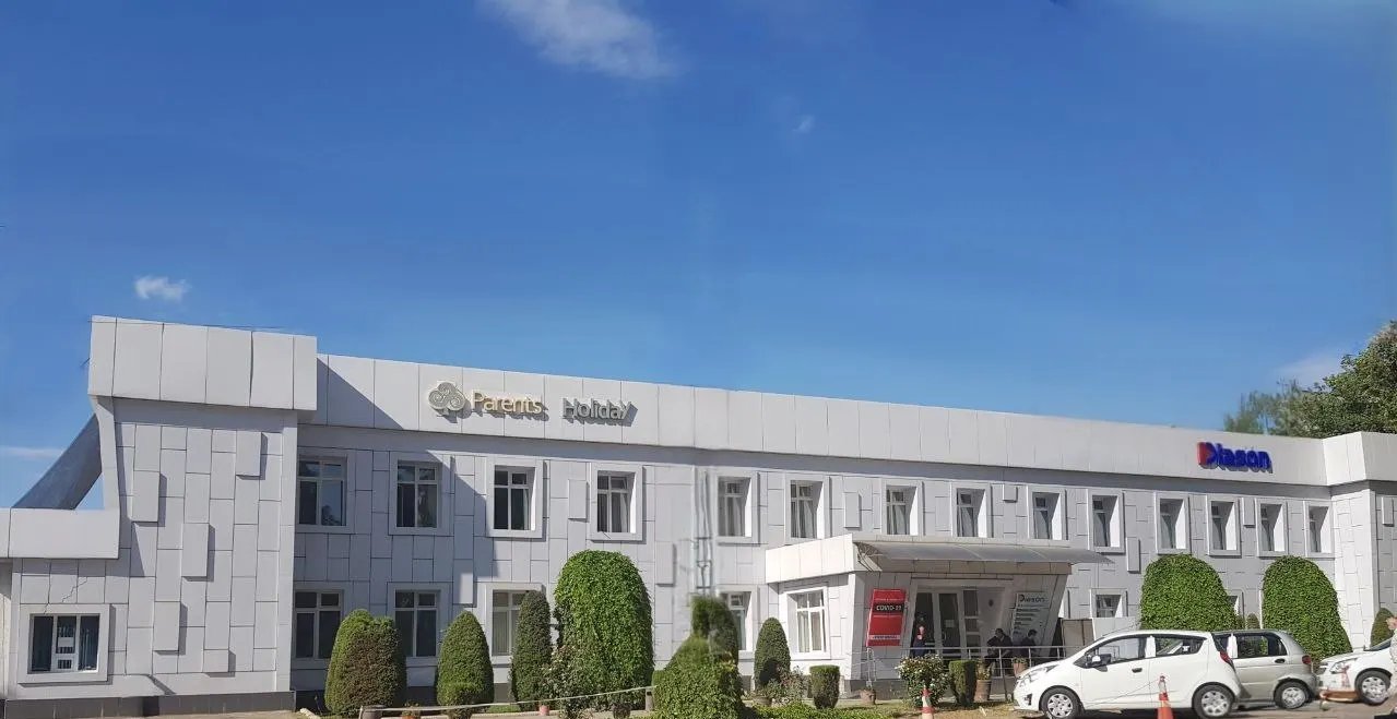 Sotiladi tijorat binosi, 1500 m², 20 sotix — Olmazor tumani