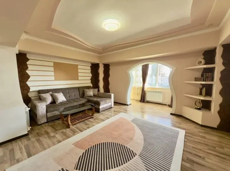 Продаётся 2-комнатная квартира, 69 м², 8/9 этаж — Яккасарайский район