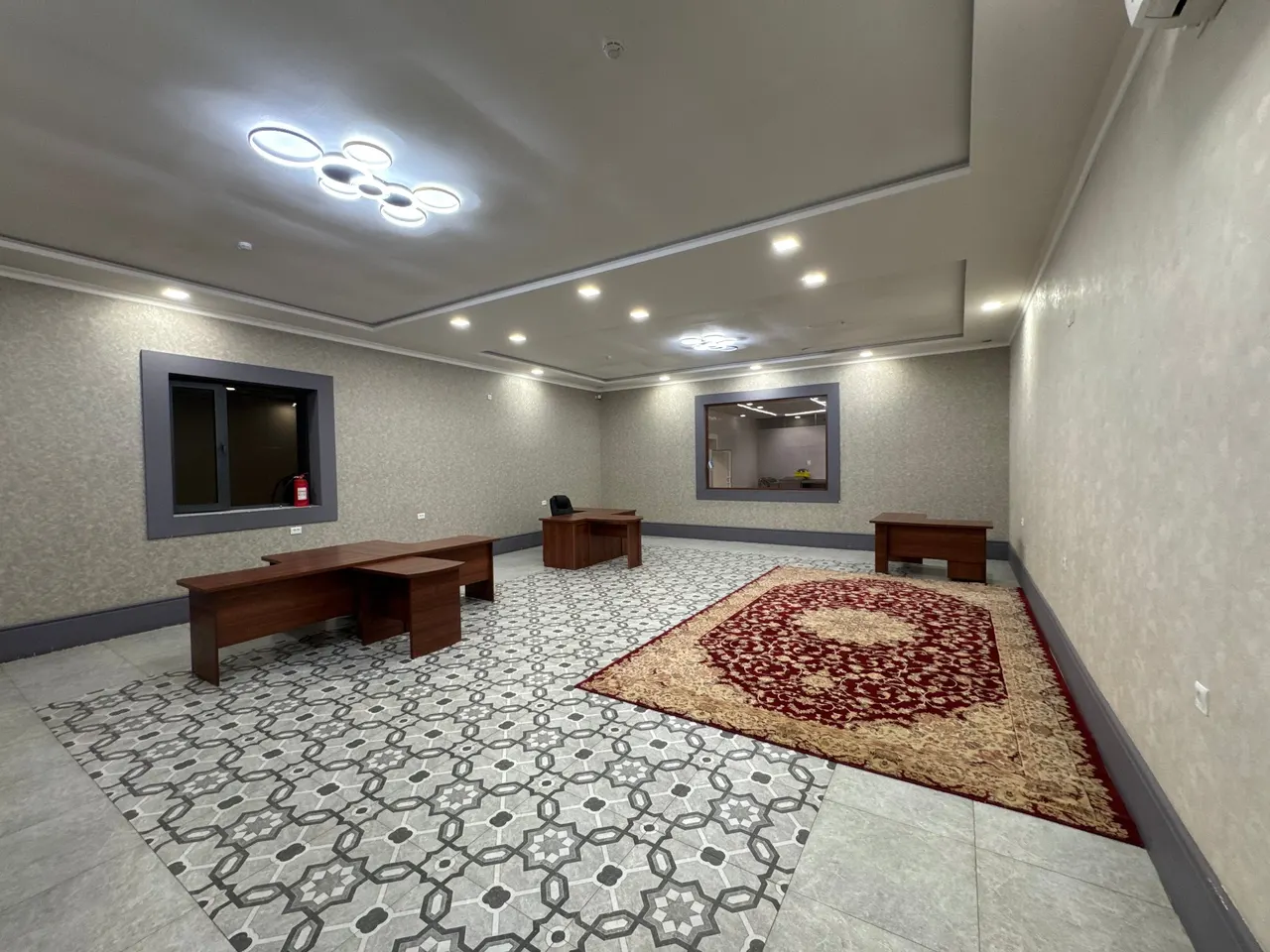 Sotiladi tijorat binosi, 2571,9 m², 33,6 sotix — Oʻrtachirchiq tumani