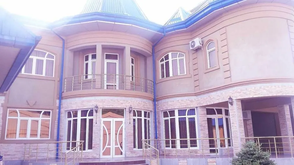 Ижарага берилади 6 хонали ҳовли уй, 6 сотих, 500 м² — Юнусобод тумани