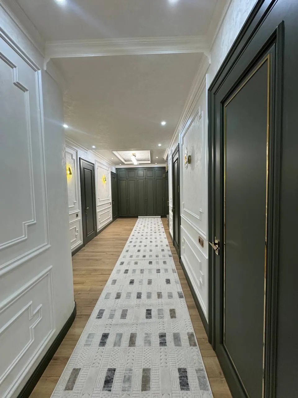 Sotiladi 3 xonali kvartira, 160 m², 3/10 qavat — Yakkasaroy tumani