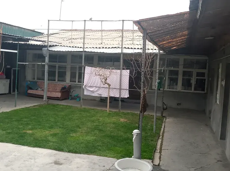 Sotiladi 6 xonali hovli uy — Mirobod tumani