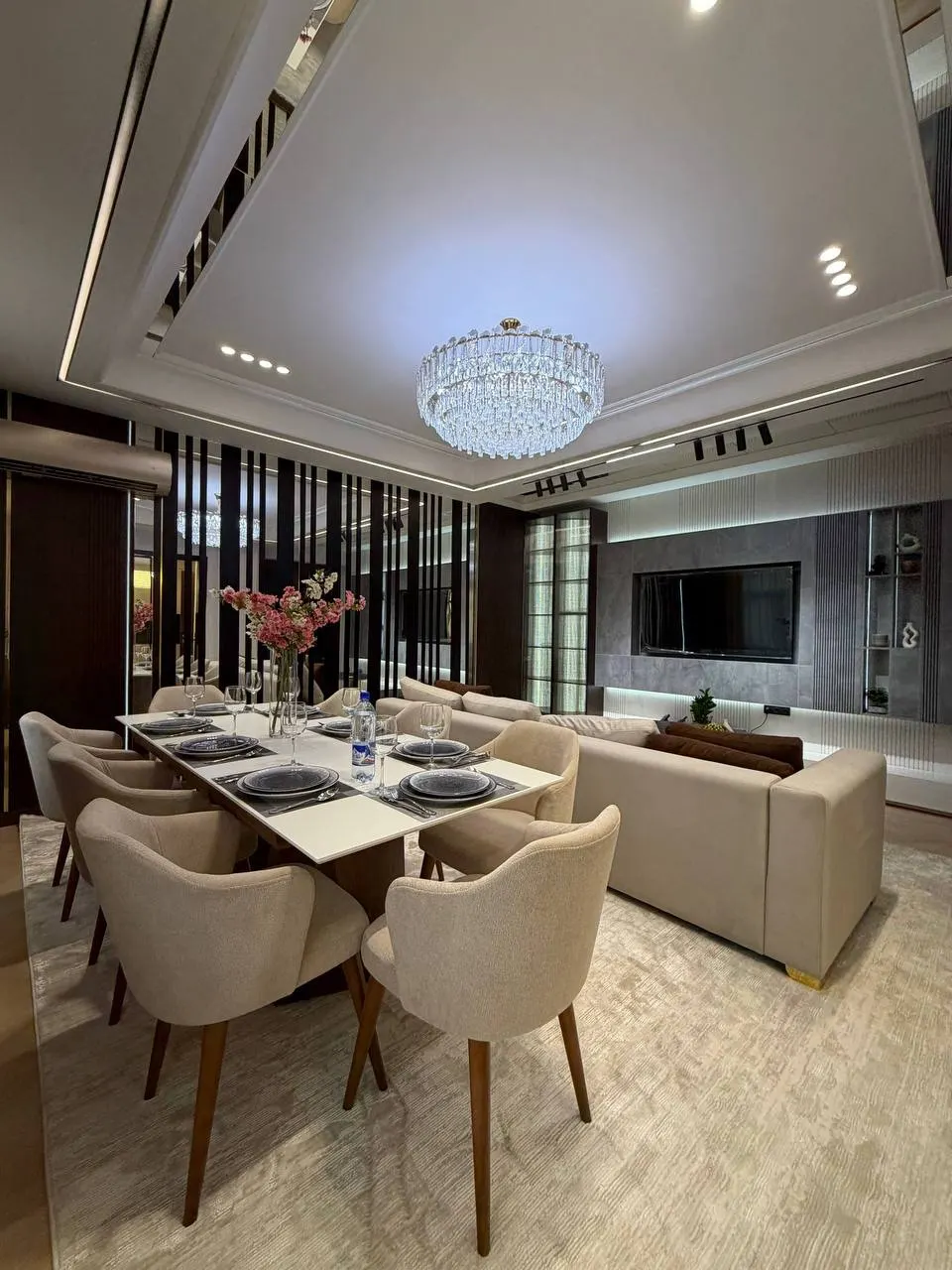 Sotiladi 4 xonali kvartira, 122 m², 4/10 qavat — Yakkasaroy tumani