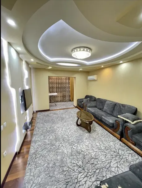 Сдаётся 4-комнатная квартира, 101 м², 8/9 этаж — Мирабадский район