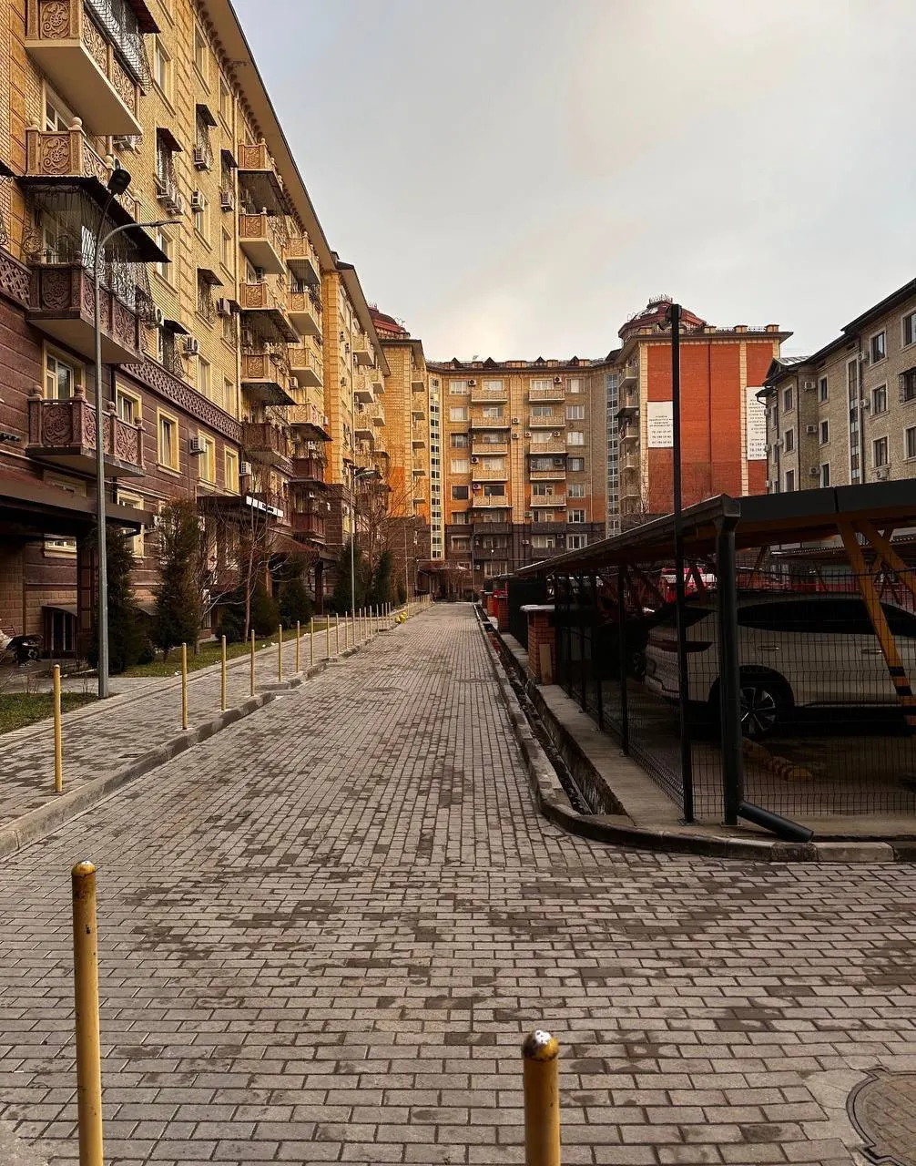 Sotiladi 3 xonali kvartira, 135 m², 2/8 qavat — Yunusobod tumani