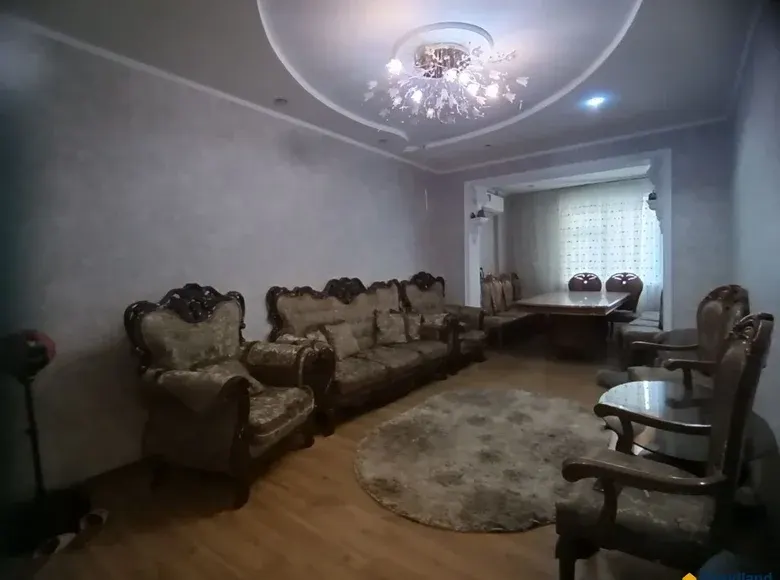 Продаётся 4-комнатная квартира, 80 м², 1/4 этаж — Мирзо-Улугбекский район