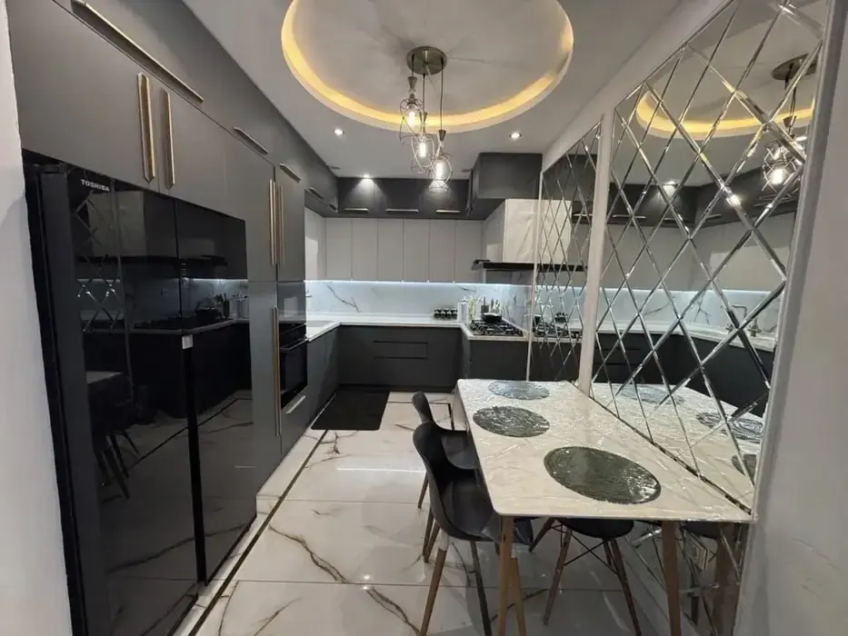 Сдаётся 5-комнатная квартира, 230 м², 9/9 этаж — Яккасарайский район